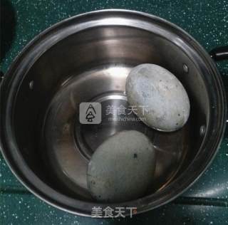 皮蛋嫩豆腐的做法步骤：2
