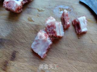 糖醋排骨的做法步骤：1