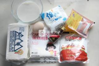 如此简单，口感细腻的——黄蛋糕的做法步骤：1