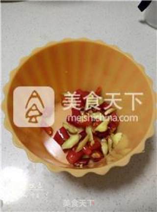 【初春的绿意】小炒豌豆的做法步骤：2
