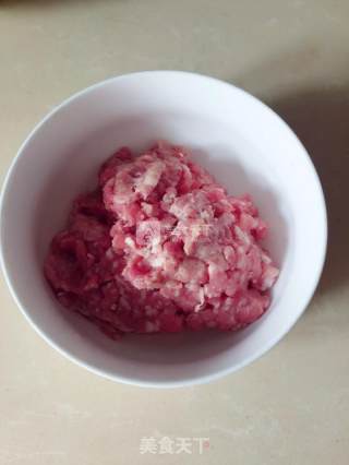 香菜猪肉丸的做法步骤：1