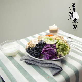 黑蒜彩虹沙拉的做法步骤：3