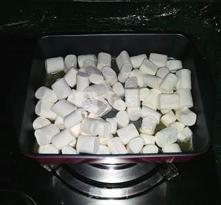 手工牛轧糖的做法步骤：4