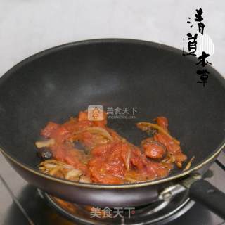 番茄黑蒜香菇面的做法步骤：5