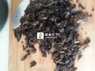 韭菜鸡蛋木耳馅饺子的做法