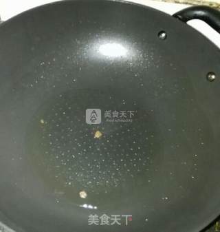 洋葱炒鸡蛋的做法步骤：2