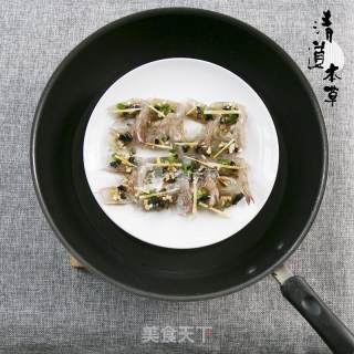 黑白蒜蓉蒸虾的做法步骤：3