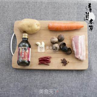 黑蒜红烧肉焖士豆的做法步骤：1