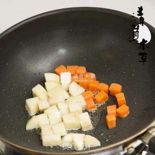 黑蒜红烧肉焖士豆的做法步骤：6