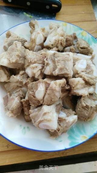 红烧猪脆骨的做法步骤：1