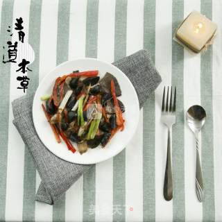 黑蒜炒平菇的做法步骤：6