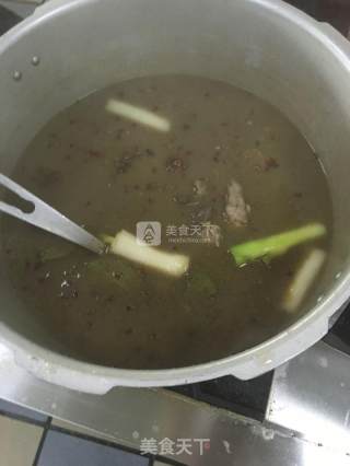 砂锅牛排的做法步骤：2