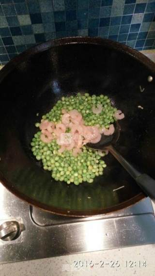 青豆虾仁的做法步骤：3
