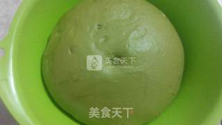 赶潮流的热门面包——抹茶奶酪包的做法步骤：2