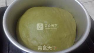赶潮流的热门面包——抹茶奶酪包的做法步骤：5