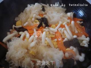 白玉菇时蔬小炒的做法步骤：9