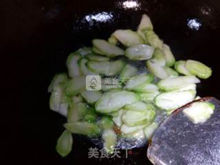 娃娃菜黑木耳炒肉片的做法步骤：4