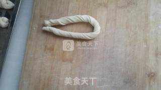 酥软麻花的做法步骤：4