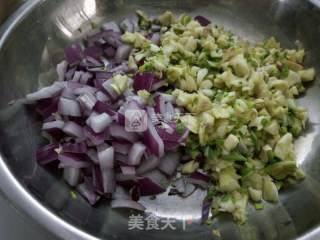 果蔬火腿腊肉虾仁披萨的做法步骤：9