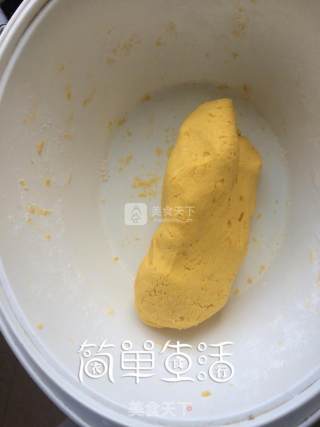 芝麻馅南瓜饼的做法步骤：1