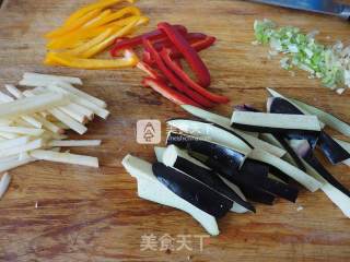 苹果烧茄子的做法步骤：2