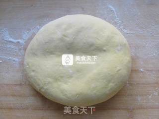 南瓜油盐卷的做法步骤：2