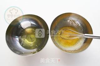 火龙果奶油蛋糕卷的做法步骤：2