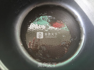 电饭煲煎饺（懒人福音）的做法步骤：1