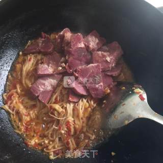 酱炒金针菇牛肉的做法步骤：6