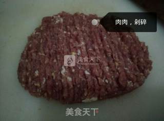 马蹄肉蛋卷的做法步骤：2
