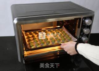 抹茶白巧克力夹心球饼干的做法步骤：9