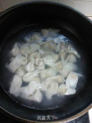 猪肉大葱馄饨的做法步骤：11