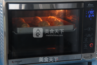 红豆面包卷的做法步骤：10