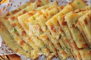 【桃李厨艺】香软酥脆的五香葱花饼的做法步骤：10