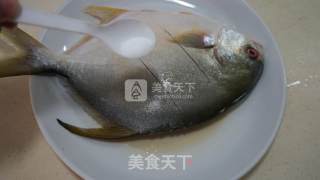 红烧鲳鱼的做法步骤：3