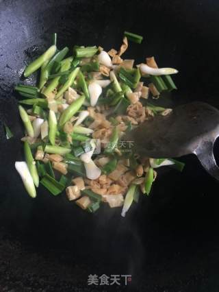 下饭菜--白辣椒炒肉丸的做法步骤：4
