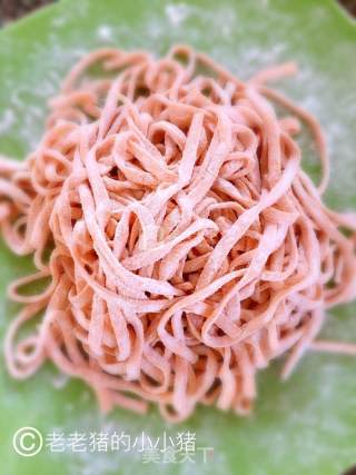 果语美食：胡萝卜面的做法步骤：7
