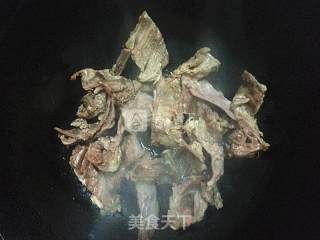 鸭架二吃——椒盐鸭架的做法步骤：4