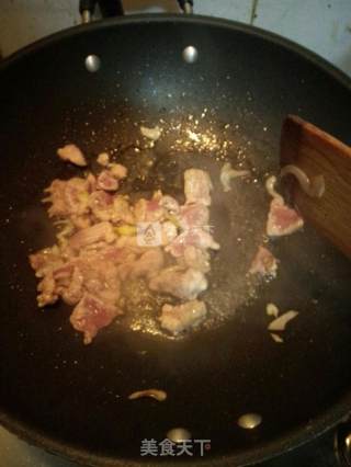 鸡腿蘑炒肉的做法步骤：7