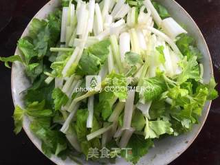 赶走“脂肪君”的下饭菜芹菜干子炒肉的做法步骤：2