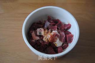 孜然羊肉串的做法步骤：2