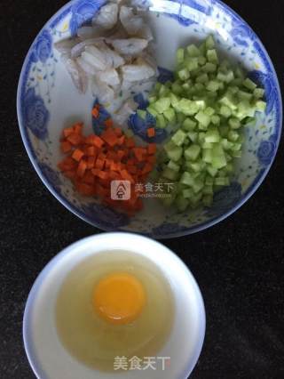 虾仁炒饭的做法步骤：1