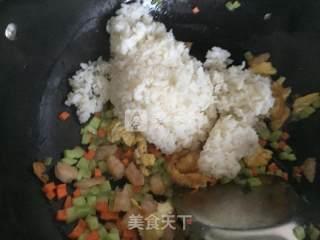 虾仁炒饭的做法步骤：7