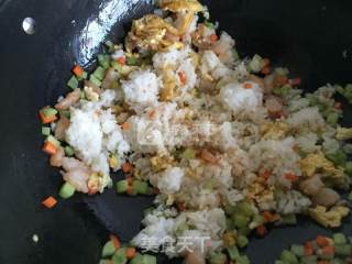 虾仁炒饭的做法步骤：8