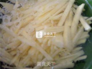 香菇腊肠炒面的做法步骤：3