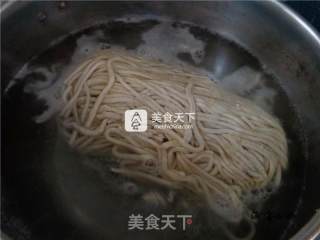 香菇腊肠炒面的做法步骤：6