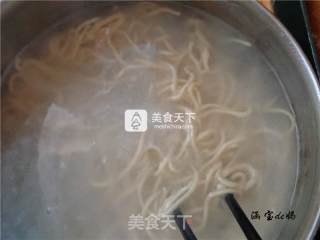 香菇腊肠炒面的做法步骤：7