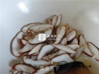 香菇腊肠炒面的做法步骤：10
