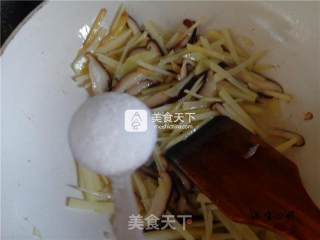 香菇腊肠炒面的做法步骤：12