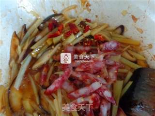 香菇腊肠炒面的做法步骤：15